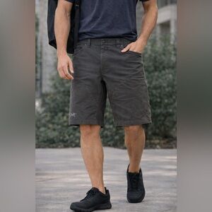 Arc’teryx Men’s Utility Shorts 38 Gray Hiking Outdoor Performance Trail Workwear